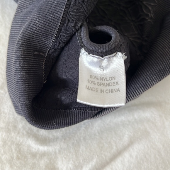 High Compression Sports Bra - Picture 4 of 4